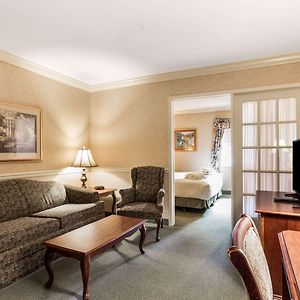 Standard King Suite